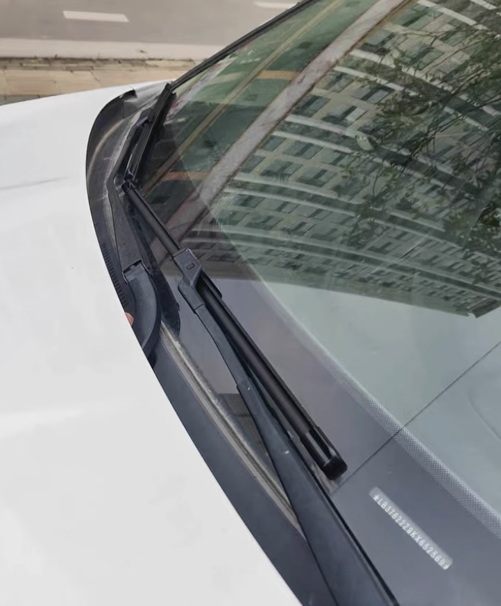 Xevaban.com ở 214 Giải Phóng là đơn vị chuyên cung cấp phụ kiện oto, đồ chơi oto, phụ kiện geely coolray, đồ chơi geely coolray, xevaban, 214 giải phóng, gạt mưa coolray, cần gạt mưa coolray.